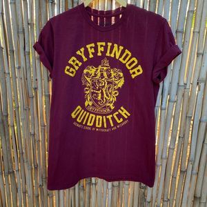 Harry Potter Gryffindor  graphic tee  size M